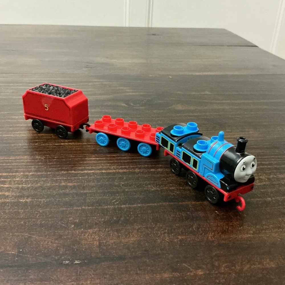 Thomas the Tank Engine Mega Bloks‎ Train Set with Flatbed and Coal Tender 5